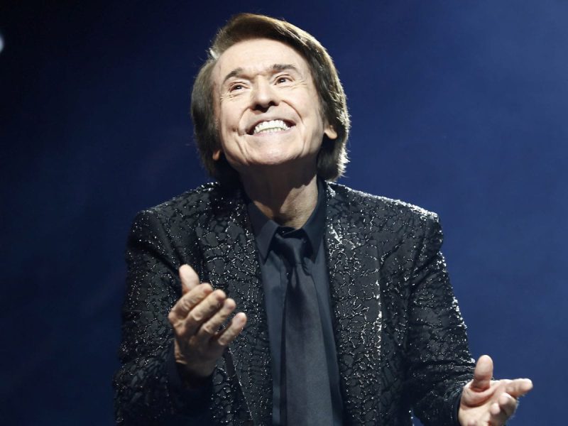 Raphael confía en retomar su gira americana en 2022 "Les debo un año