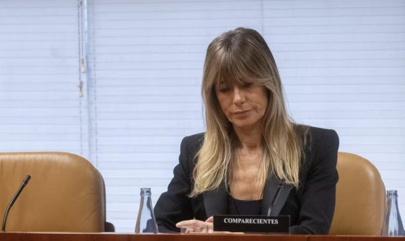 Piden la retirada de pasaporte para Begoña Gómez y que comparezca cada 15 días en el juzgado - diariocomo.es
