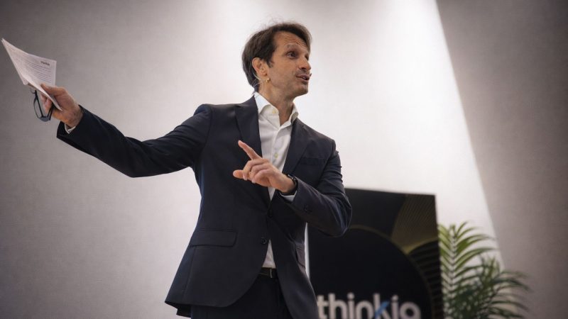 Thinkia defiende que el gran reto de la IA empresarial ya no es probar herramientas, sino hacerlas escalar